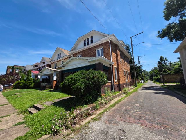 1120 10th Street, Huntington, WV 25701