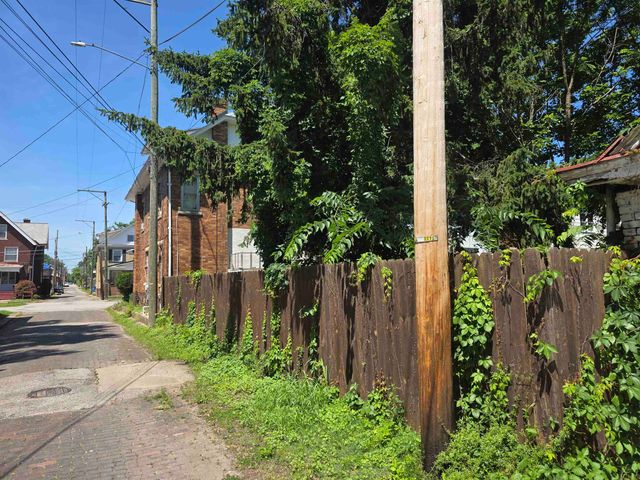 1120 10th Street, Huntington, WV 25701