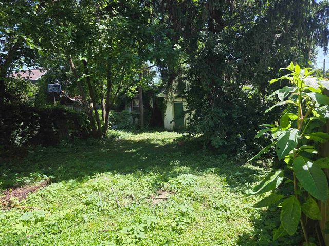 1120 10th Street, Huntington, WV 25701