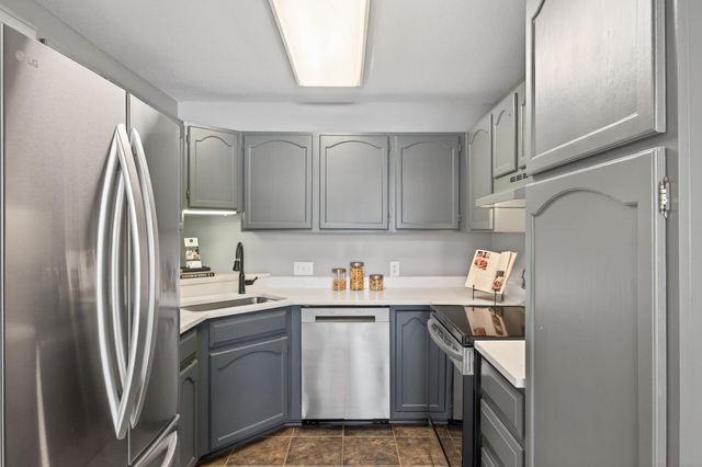 350 Shelard Parkway 101, Saint Louis Park, MN 55426