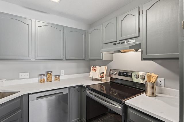 350 Shelard Parkway 101, Saint Louis Park, MN 55426