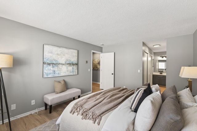 350 Shelard Parkway 101, Saint Louis Park, MN 55426