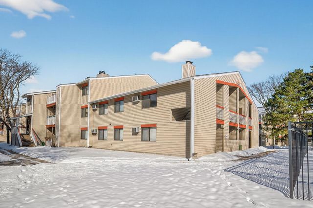 350 Shelard Parkway 101, Saint Louis Park, MN 55426