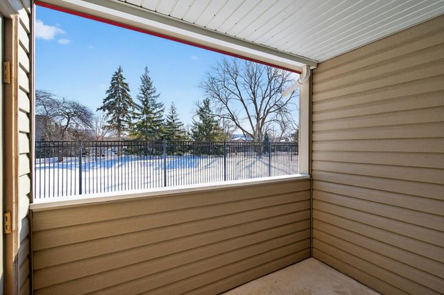 350 Shelard Parkway 101, Saint Louis Park, MN 55426