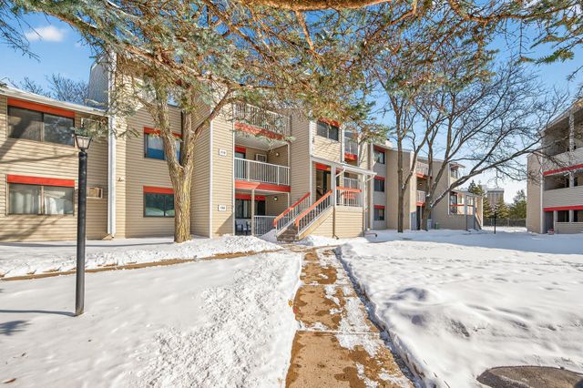 350 Shelard Parkway 101, Saint Louis Park, MN 55426