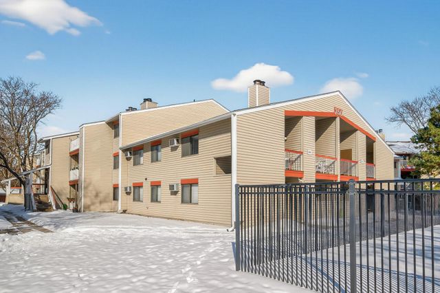 350 Shelard Parkway 101, Saint Louis Park, MN 55426