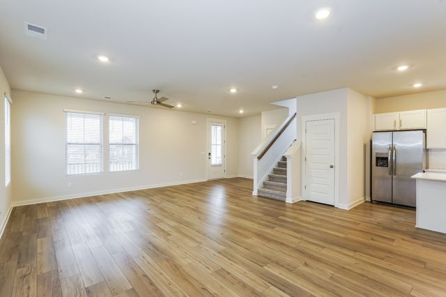 7003 Park Knoll Ln, Mount Juliet, TN 37122