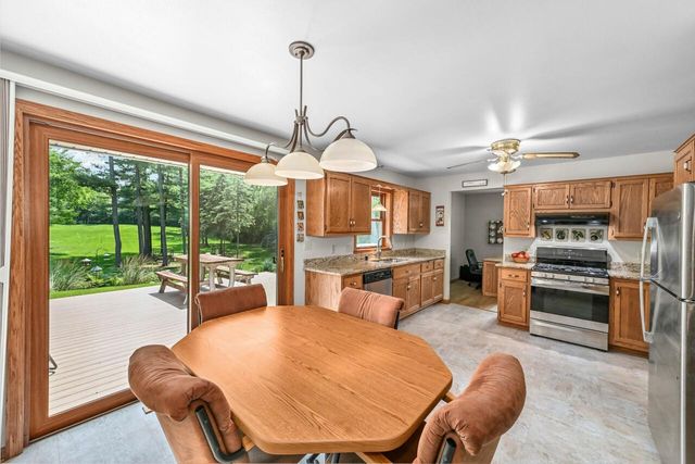 11115 W Drake LANE, Franklin, WI 53132