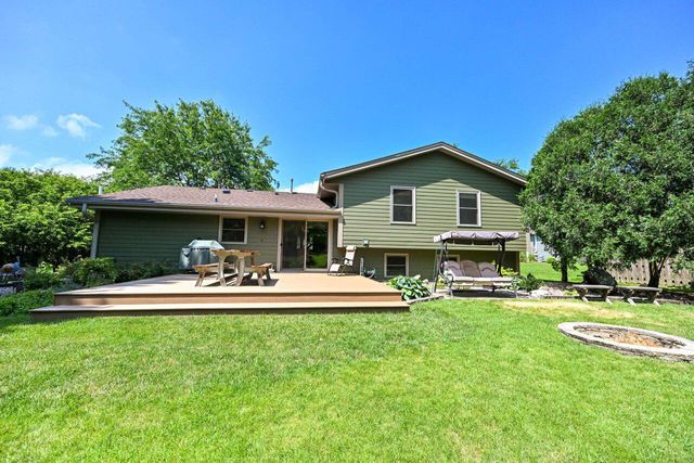 11115 W Drake LANE, Franklin, WI 53132
