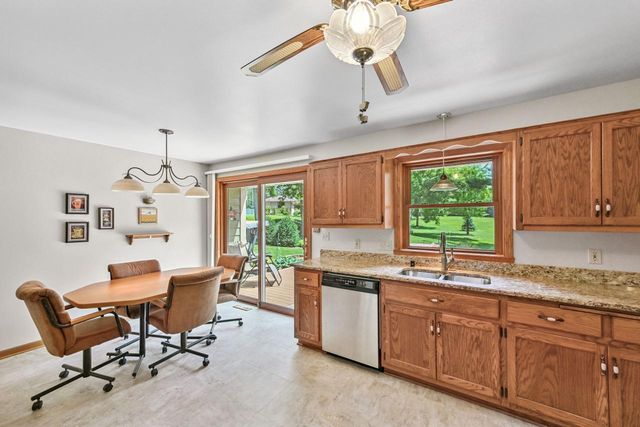 11115 W Drake LANE, Franklin, WI 53132