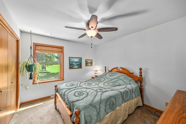 11115 W Drake LANE, Franklin, WI 53132