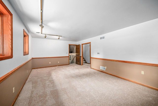 11115 W Drake LANE, Franklin, WI 53132