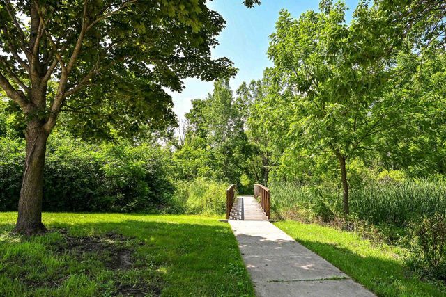 11115 W Drake LANE, Franklin, WI 53132
