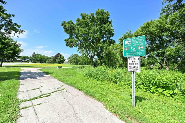 11115 W Drake LANE, Franklin, WI 53132