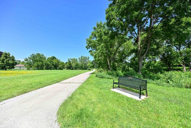 11115 W Drake LANE, Franklin, WI 53132
