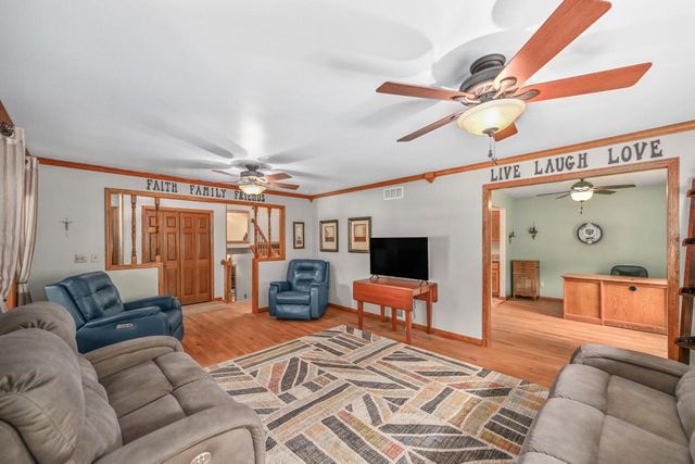 11115 W Drake LANE, Franklin, WI 53132
