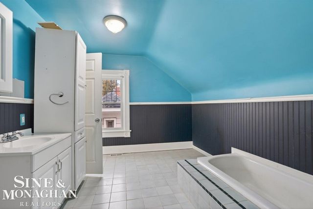 533 S Elizabeth Street, Marine City, MI 48039