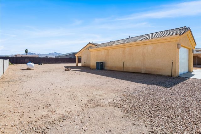 10088 N Acorn Drive, Kingman, AZ 86401