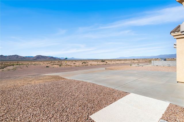 10088 N Acorn Drive, Kingman, AZ 86401