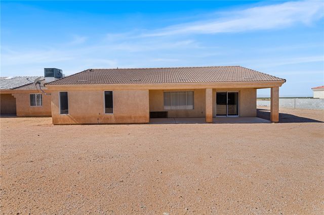 10088 N Acorn Drive, Kingman, AZ 86401
