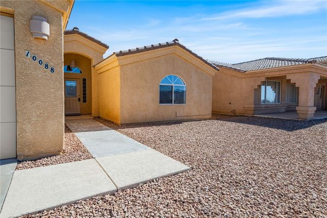 10088 N Acorn Drive, Kingman, AZ 86401
