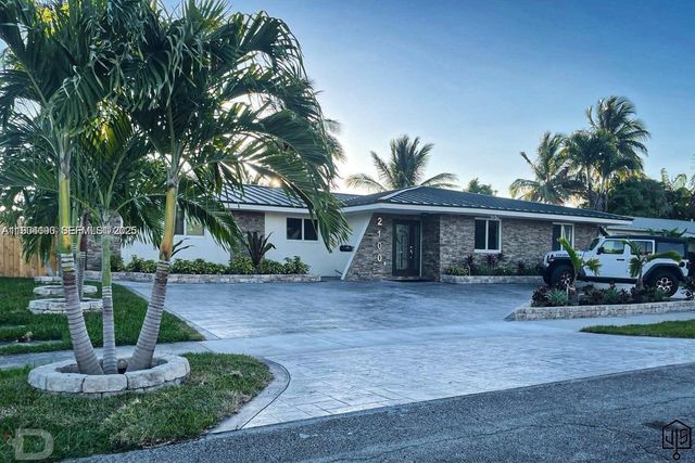2100 SW 100th Ave, Miami, FL 33165
