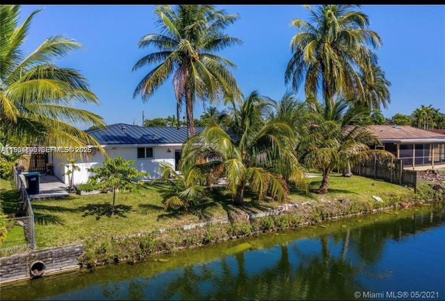 2100 SW 100th Ave, Miami, FL 33165