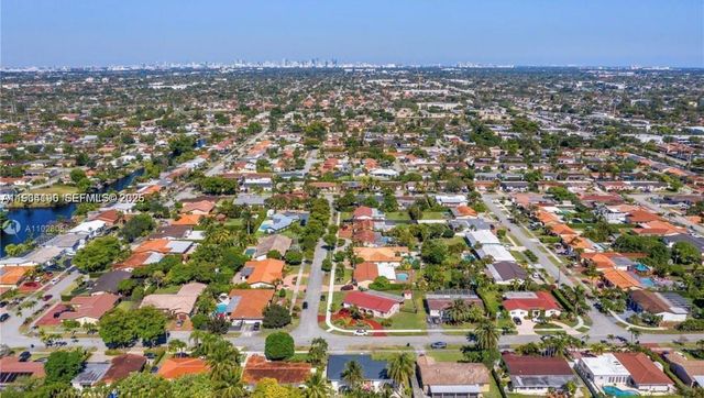2100 SW 100th Ave, Miami, FL 33165