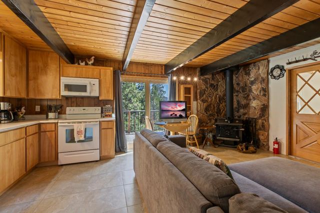 26650 Old Mono Rd, Long Barn, CA 95335