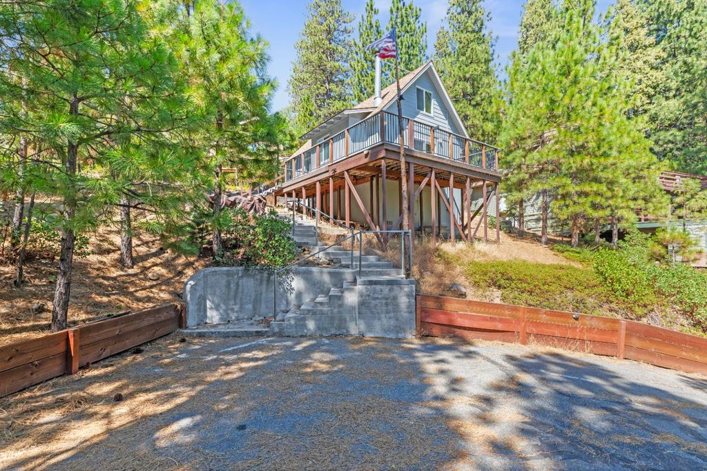 26650 Old Mono Rd, Long Barn, CA 95335