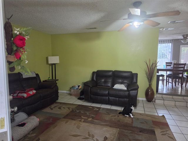 8716 Clearbrook TRL A, Austin, TX 78729