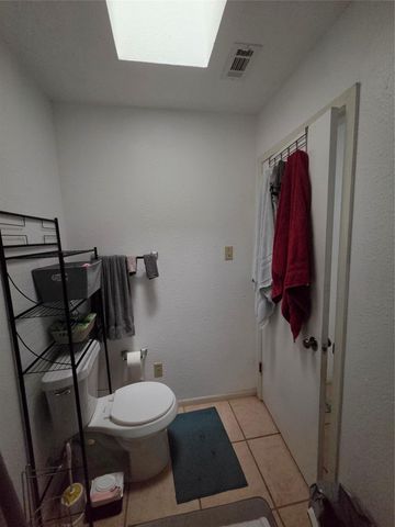 8716 Clearbrook TRL A, Austin, TX 78729