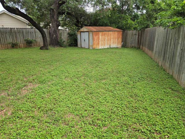 8716 Clearbrook TRL A, Austin, TX 78729