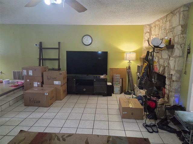 8716 Clearbrook TRL A, Austin, TX 78729