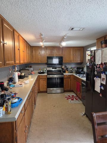 8716 Clearbrook TRL A, Austin, TX 78729