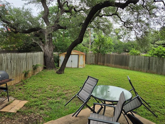 8716 Clearbrook TRL A, Austin, TX 78729
