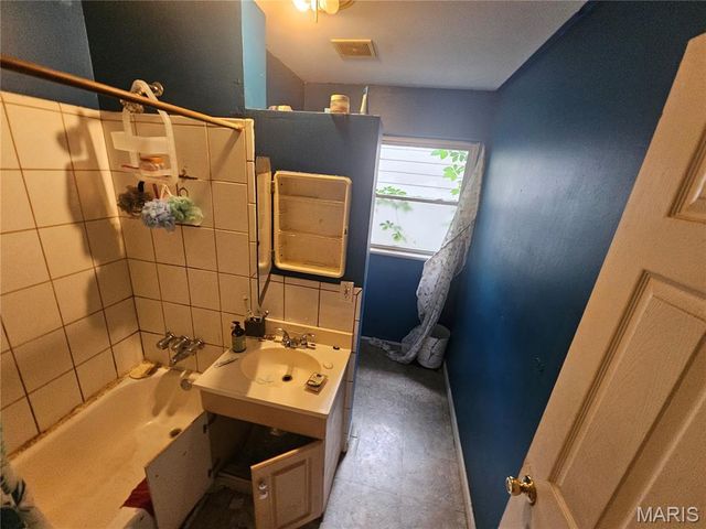 11735 Criterion Avenue, St John, MO 63138
