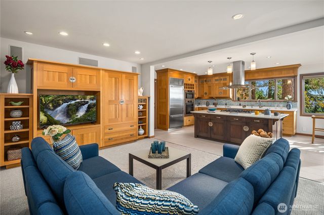 10245 Marine View Drive SW, Seattle, WA 98146