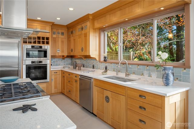 10245 Marine View Drive SW, Seattle, WA 98146