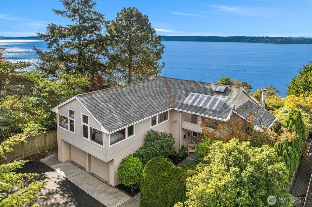 10245 Marine View Drive SW, Seattle, WA 98146