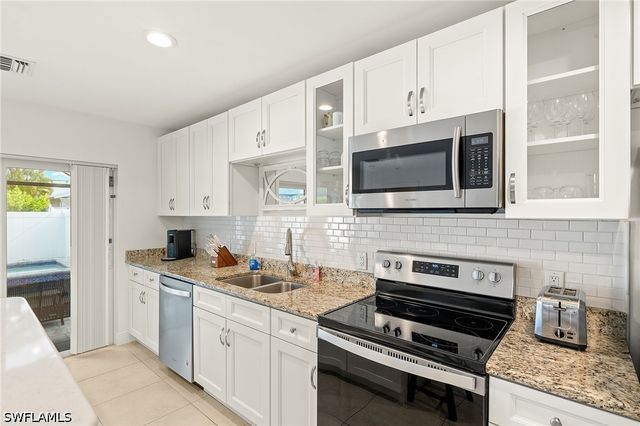 745 91st AVE N, Naples, FL 34108