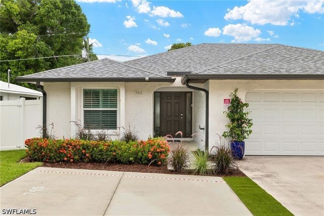 745 91st AVE N, Naples, FL 34108