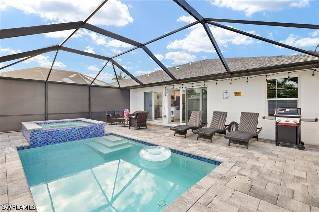 745 91st AVE N, Naples, FL 34108