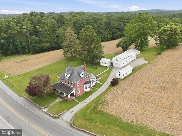 3055 BALTIMORE PIKE, Hanover, PA 17331