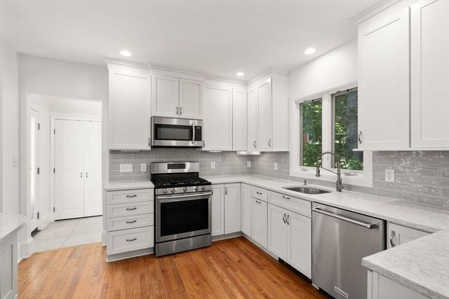 81 Brook Rd 81, Weston, MA 02493