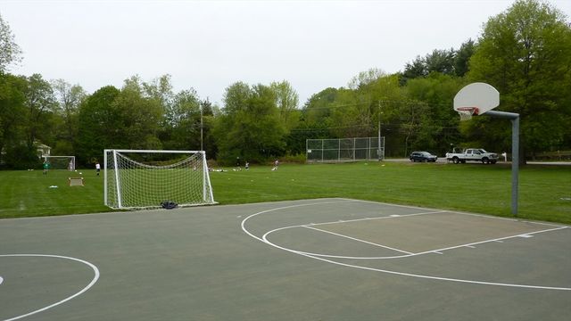 81 Brook Rd 81, Weston, MA 02493