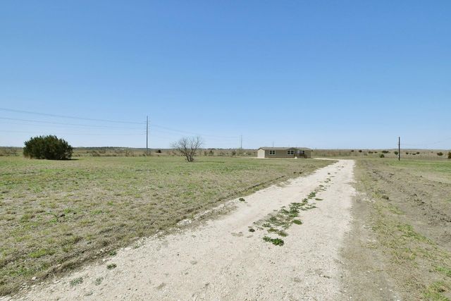 14512 Graef RD B, Creedmoor, TX 78610
