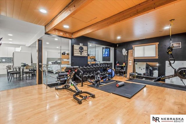 5550 McKinley Street, Omaha, NE 68152