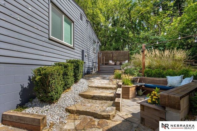 5550 McKinley Street, Omaha, NE 68152