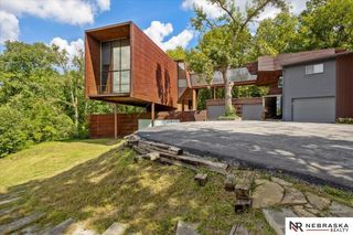 5550 McKinley Street, Omaha, NE 68152